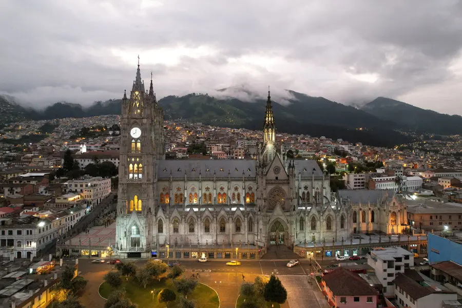 Basílica del voto nacional Quito - Ecuador