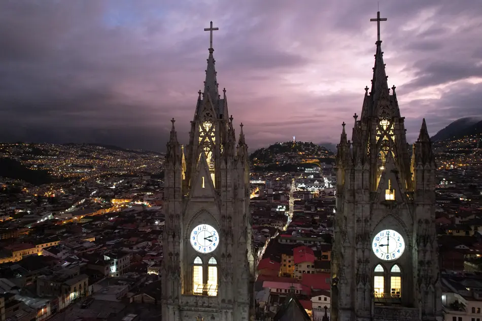 Iglesia Basílica del voto nacional Quito - Ecuador | Horarios